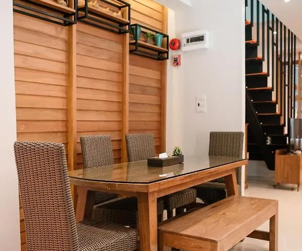 Cozyhouse Near Mrt Qscc Convention Center 4br 10ppl Hébergement de vacances *