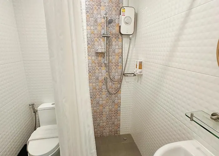 Cozyhouse Near Mrt Qscc Convention Center 4br 10ppl Bangkok